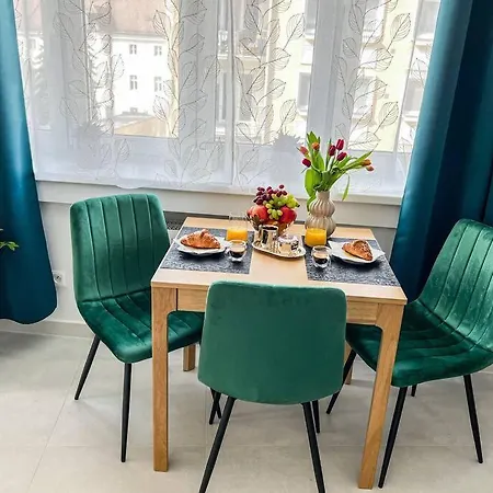 Art Deco Studio In Old Town Apartment