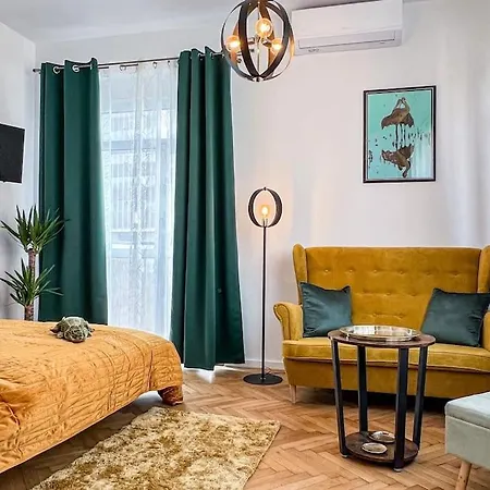 Art Deco Studio In Old Town