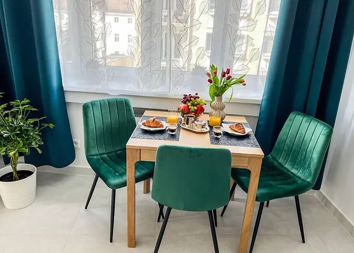 Art Deco Studio In Old Town Apartment