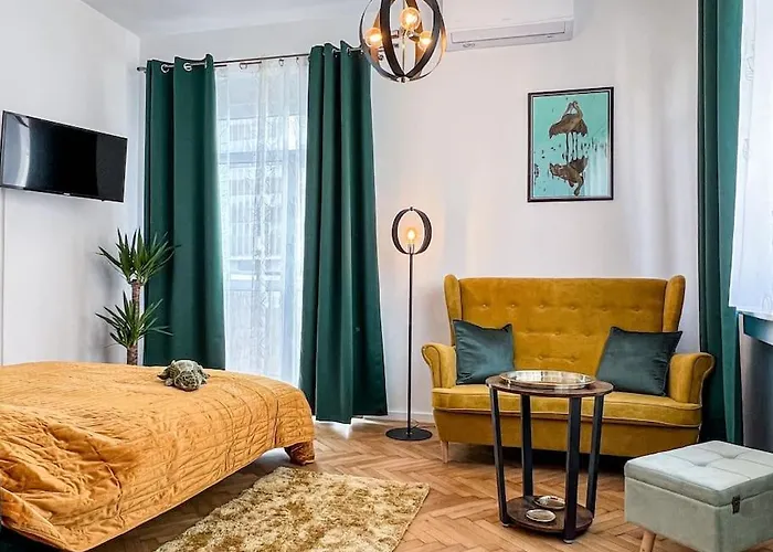 Art Deco Studio In Old Town